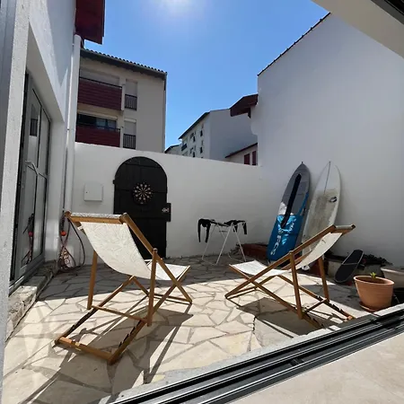 Maison Rénovée Avec Patio à Pied * Saint-Jean-de-Luz