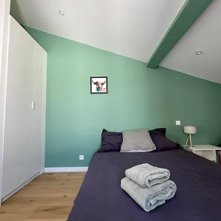 Maison Rénovée Avec Patio à Pied Villa *