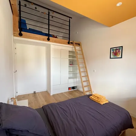 Maison Rénovée Avec Patio à Pied Villa *
