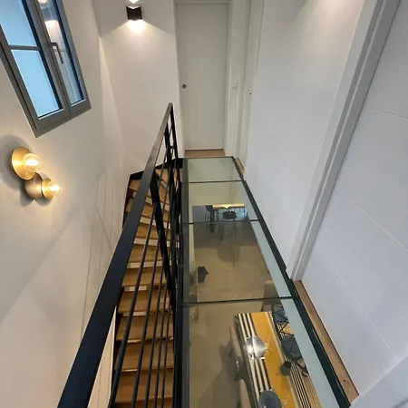 Maison Rénovée Avec Patio à Pied
