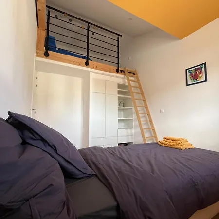 Maison Rénovée Avec Patio à Pied *